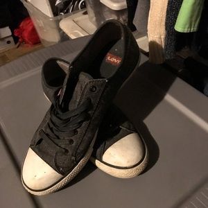 Men’s size 11 Levi low rise tennis shoes